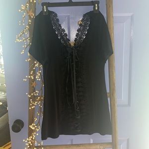 BKE Boutique Laced Back T-shirt